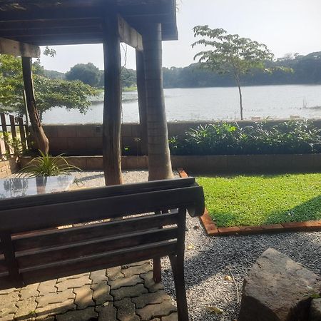 Shashin Lake Resort 丹不拉 外观 照片